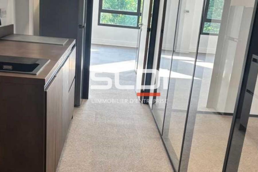 Bureaux A LOUER - LIMONEST - 127 m²