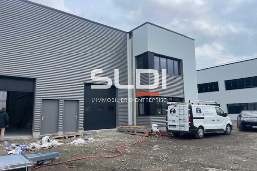 Activités A LOUER - OULLINS-PIERRE-BÉNITE - 676 m²