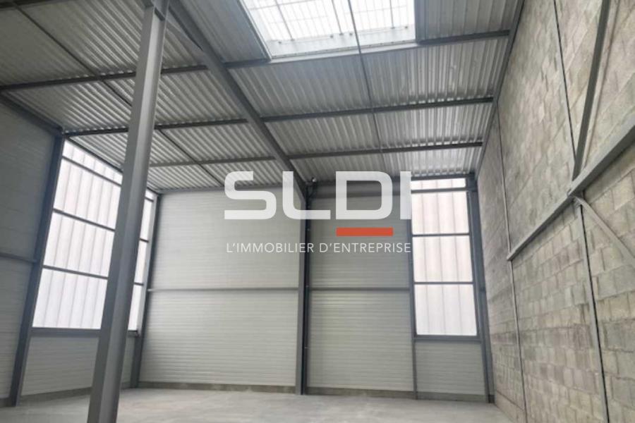 Activités A LOUER - OULLINS-PIERRE-BÉNITE - 676 m²