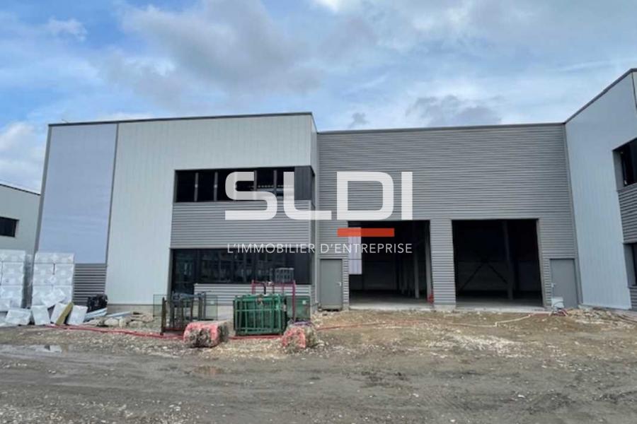 Activités A LOUER - OULLINS-PIERRE-BÉNITE - 676 m²