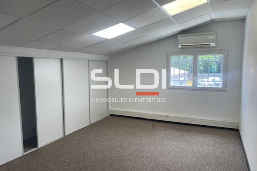 Bureaux A LOUER - VILLEURBANNE - 150 m²
