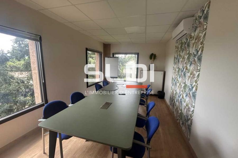 Bureaux A LOUER - ECULLY - 59 m²