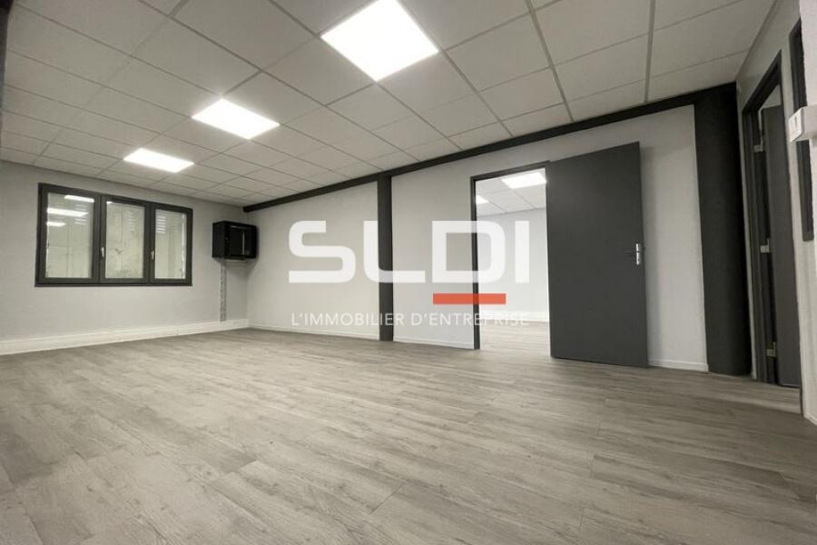 Bureaux A LOUER - SAINT SYMPHORIEN D'OZON - 151 m²