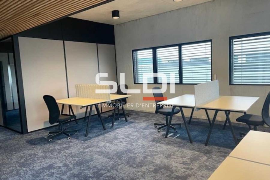 Bureaux A LOUER - RILLIEUX LA PAPE - 131 m²