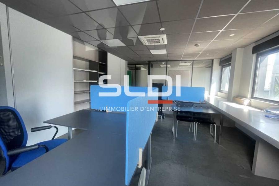 Bureaux A LOUER - VAULX EN VELIN - 79 m²