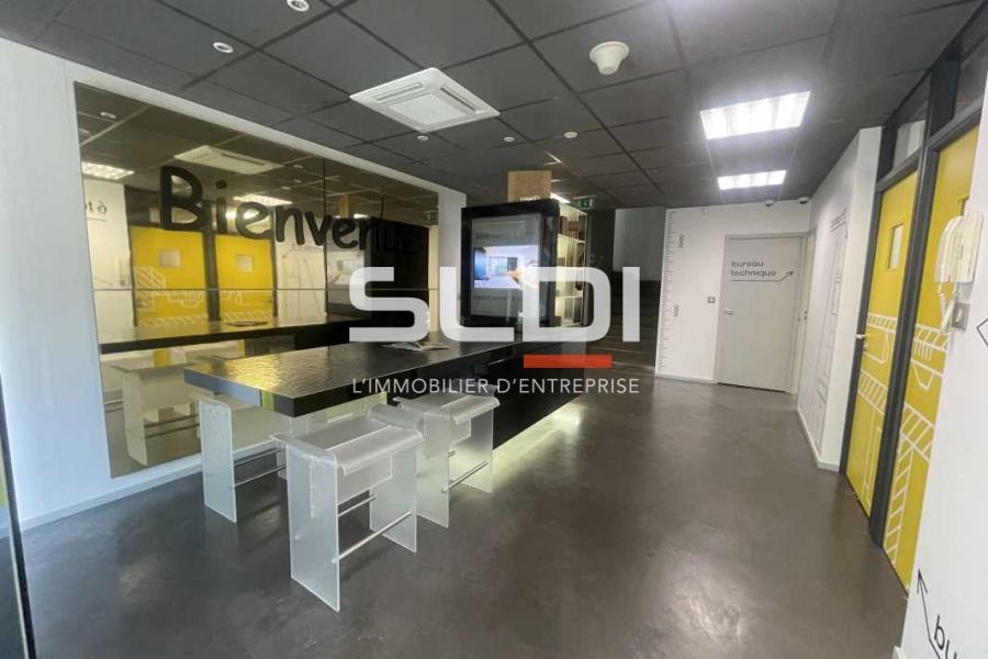 Bureaux A LOUER - VAULX EN VELIN - 79 m²