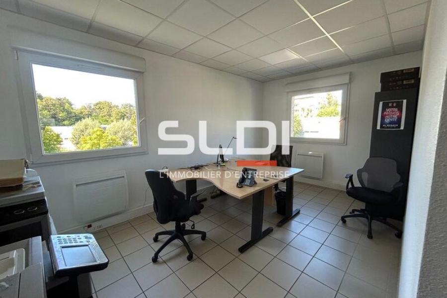 Activités A VENDRE - DARDILLY - 522 m²