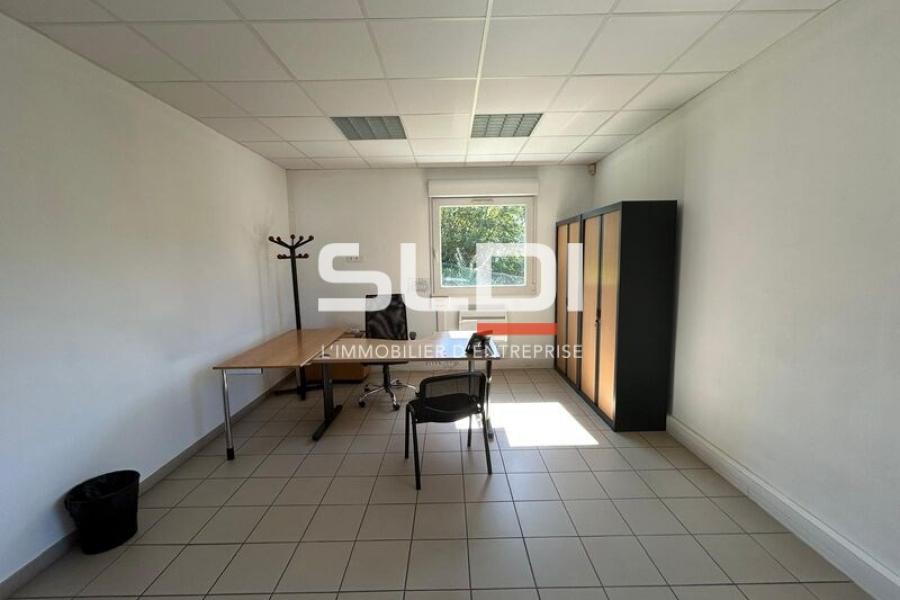 Activités A VENDRE - DARDILLY - 522 m²