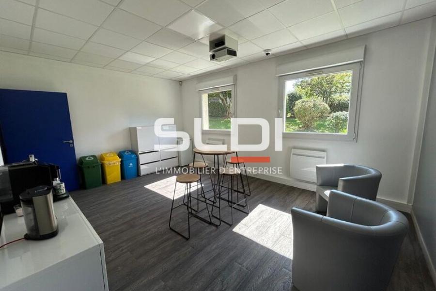 Activités A VENDRE - DARDILLY - 522 m²