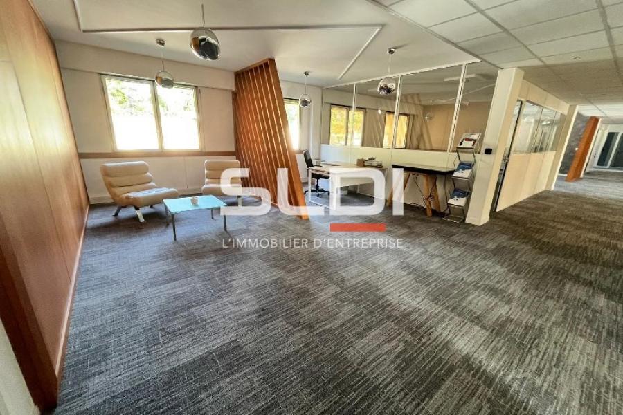 Bureaux A LOUER - ECULLY - 162 m²