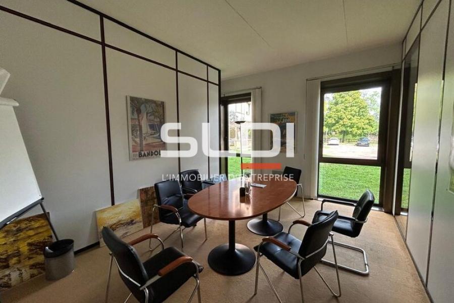 Bureaux A VENDRE - ECULLY - 147 m²