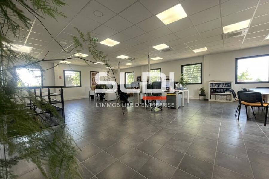 Activités A LOUER - SAINT PRIEST - 574 m²
