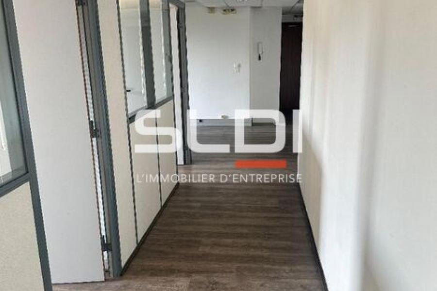 Bureaux A LOUER - LYON - 900 m² Bureaux A LOUER - LYON - 900 m²