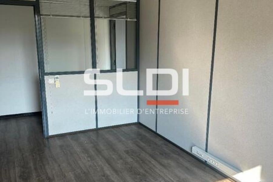 Bureaux A LOUER - LYON - 900 m² Bureaux A LOUER - LYON - 900 m²