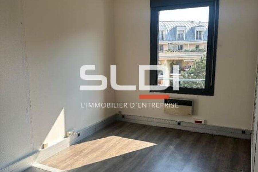 Bureaux A LOUER - LYON - 900 m² Bureaux A LOUER - LYON - 900 m²