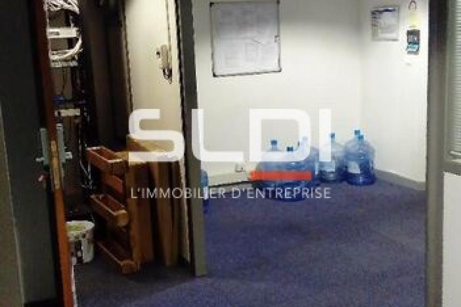 Bureaux A LOUER - LYON - 900 m² Bureaux A LOUER - LYON - 900 m²