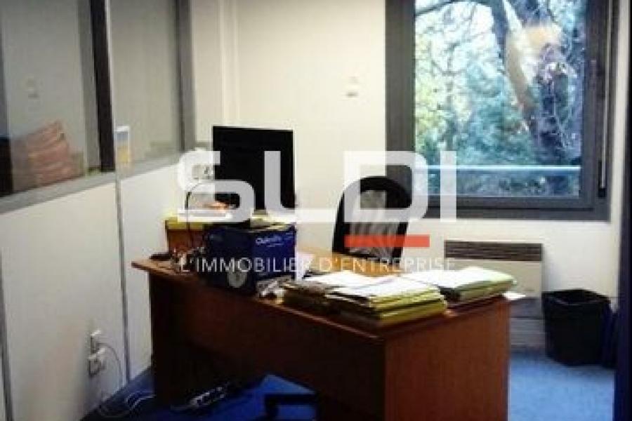 Bureaux A LOUER - LYON - 900 m² Bureaux A LOUER - LYON - 900 m²