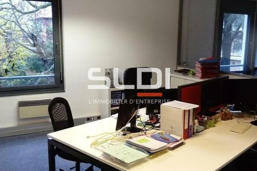 Bureaux A LOUER - LYON - 900 m² Bureaux A LOUER - LYON - 900 m²