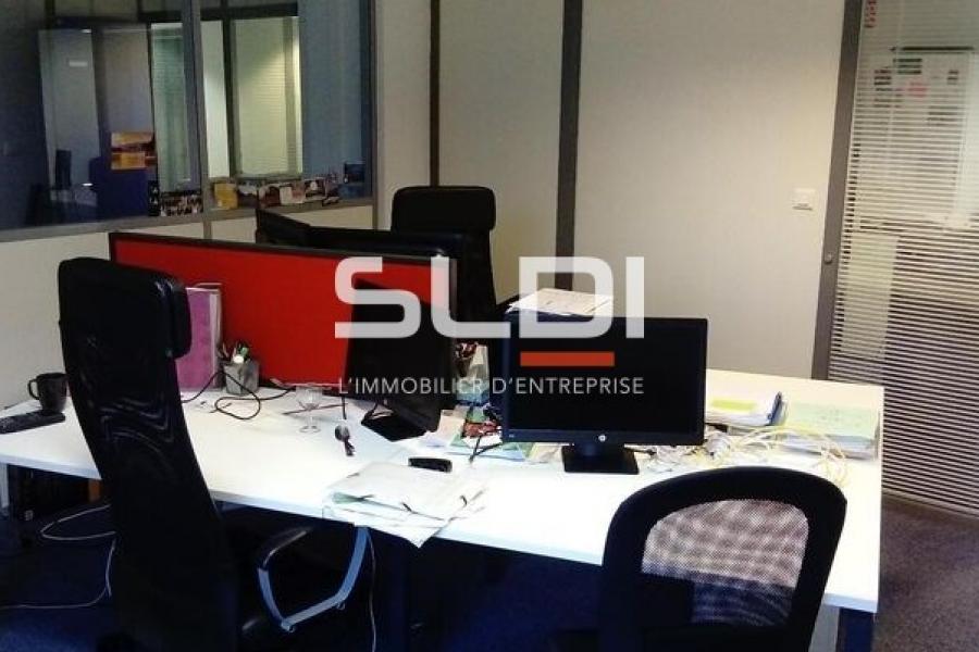 Bureaux A LOUER - LYON - 900 m² Bureaux A LOUER - LYON - 900 m²