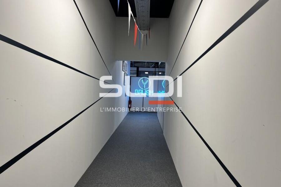Activités A LOUER - CALUIRE ET CUIRE - 1 060 m²