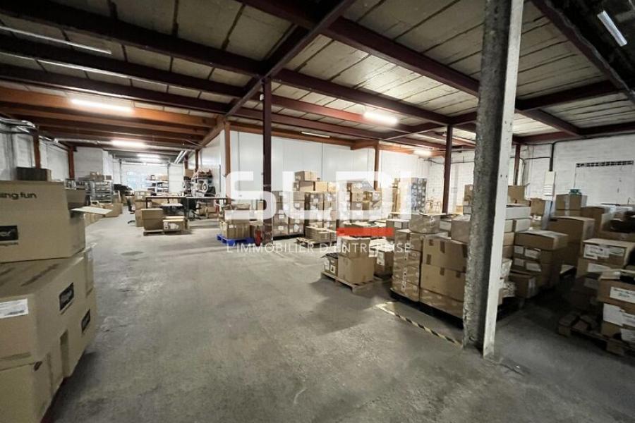 Activités A LOUER - CALUIRE ET CUIRE - 1 060 m²