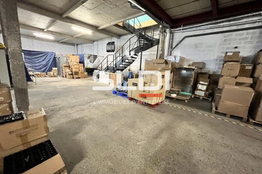 Activités A LOUER - CALUIRE ET CUIRE - 1 060 m²