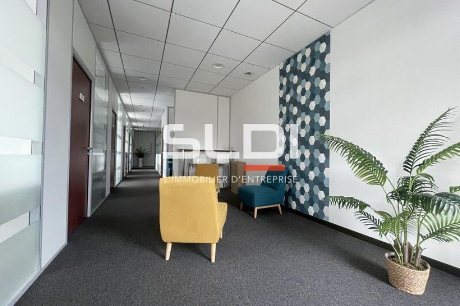 Bureaux A VENDRE - SAINT PRIEST - 212 m²