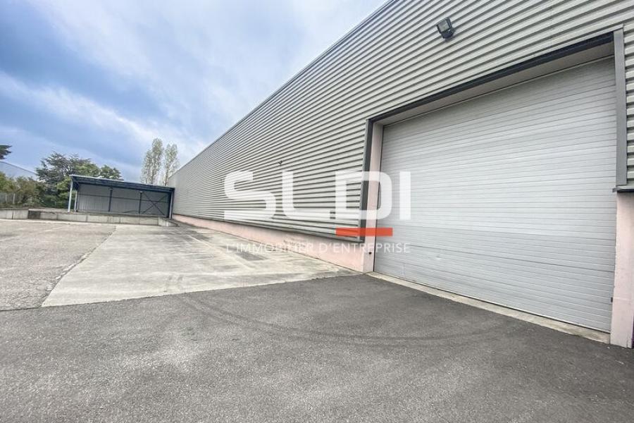 Activités A VENDRE OU A LOUER - SAINT QUENTIN FALLAVIER - 2 979 m² Activités A VENDRE OU A LOUER - SAINT QUENTIN FALLAVIER - 2 979 m²