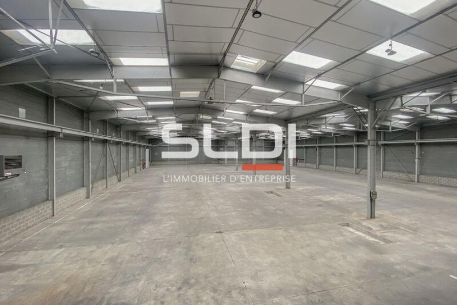Activités A VENDRE OU A LOUER - SAINT QUENTIN FALLAVIER - 2 979 m² Activités A VENDRE OU A LOUER - SAINT QUENTIN FALLAVIER - 2 979 m²