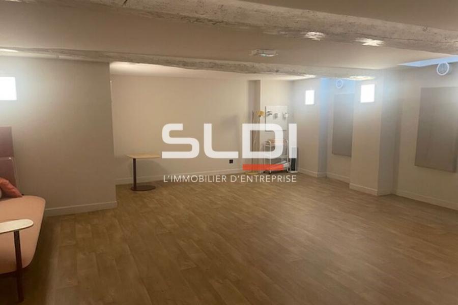 Bureaux A VENDRE - GENAS - 440 m²