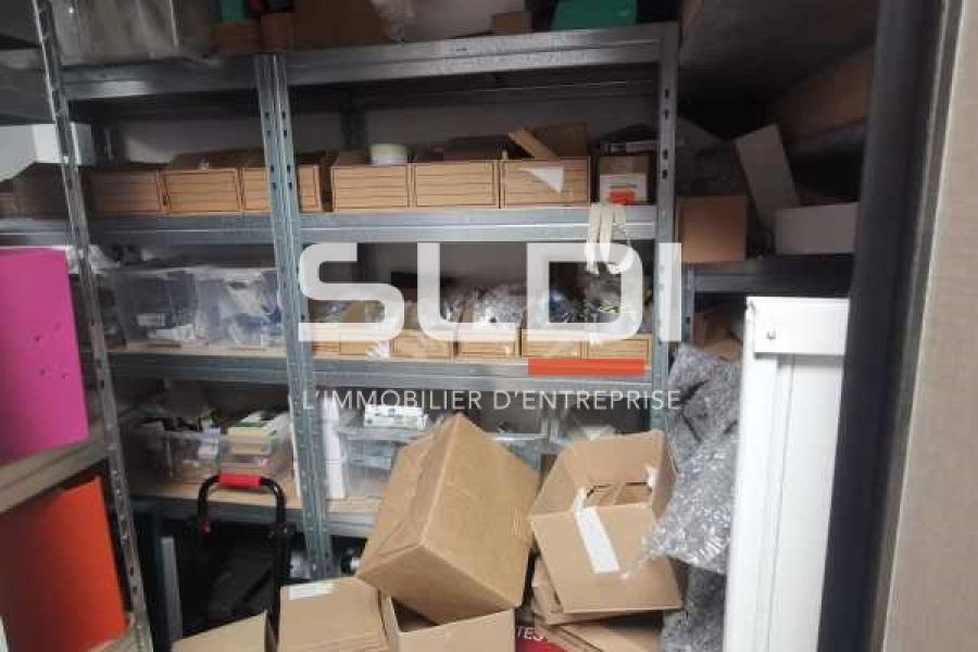 Commerces A LOUER - SAINT LAURENT DE MURE - 150 m²