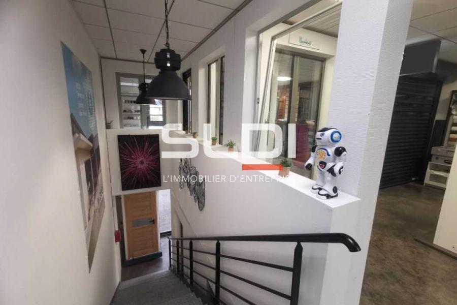 Commerces A LOUER - SAINT LAURENT DE MURE - 150 m²