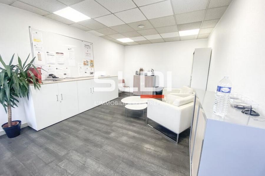 Activités A LOUER - GENAS - 1 092 m² Activités A LOUER - GENAS - 1 092 m²