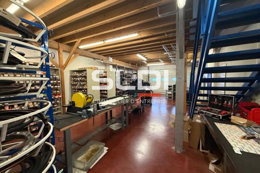 Activités A LOUER - SAINT QUENTIN FALLAVIER - 347 m² Activités A LOUER - SAINT QUENTIN FALLAVIER - 347 m²