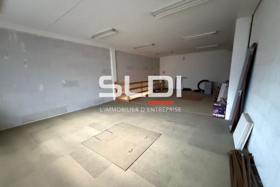 Activités A LOUER - SAINT QUENTIN FALLAVIER - 347 m² Activités A LOUER - SAINT QUENTIN FALLAVIER - 347 m²