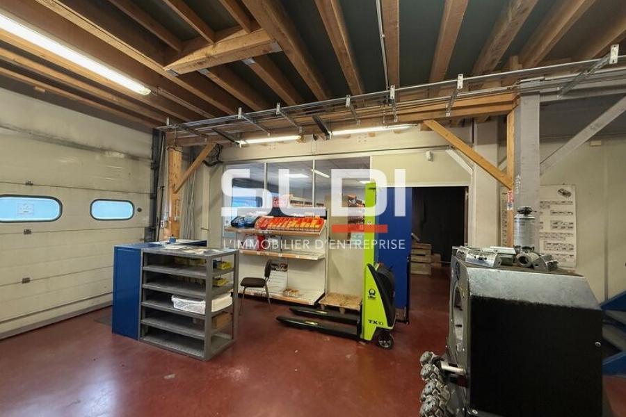 Activités A LOUER - SAINT QUENTIN FALLAVIER - 347 m² Activités A LOUER - SAINT QUENTIN FALLAVIER - 347 m²