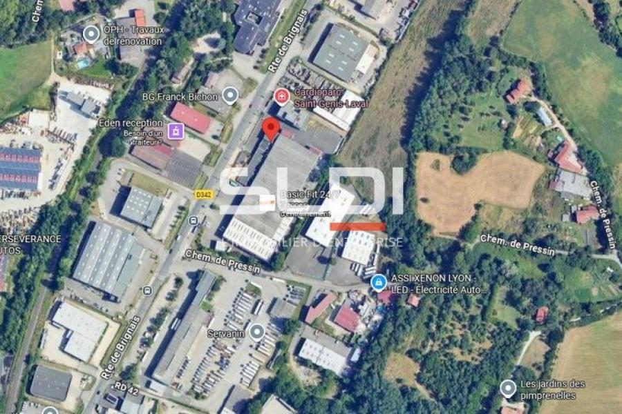 Commerces A LOUER - SAINT GENIS LAVAL - 1 500 m²