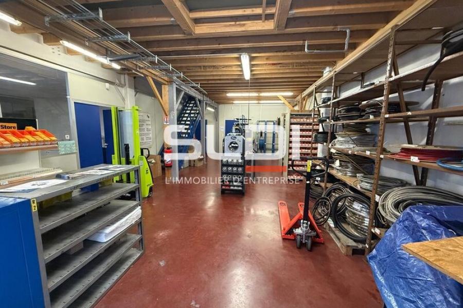 Activités A LOUER - SAINT QUENTIN FALLAVIER - 205 m² Activités A LOUER - SAINT QUENTIN FALLAVIER - 205 m²