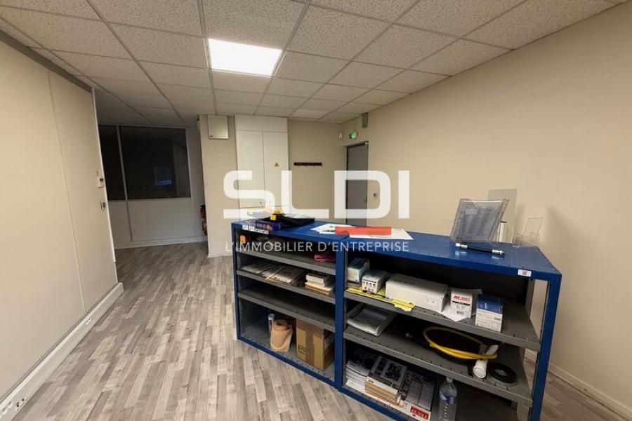 Activités A LOUER - SAINT QUENTIN FALLAVIER - 205 m² Activités A LOUER - SAINT QUENTIN FALLAVIER - 205 m²