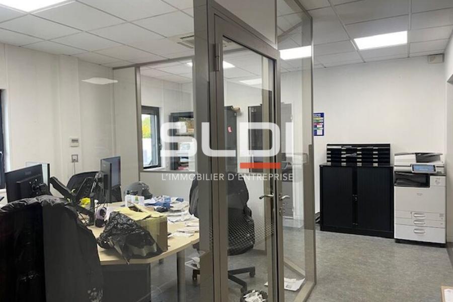 Activités A VENDRE - RILLIEUX LA PAPE - 483 m²