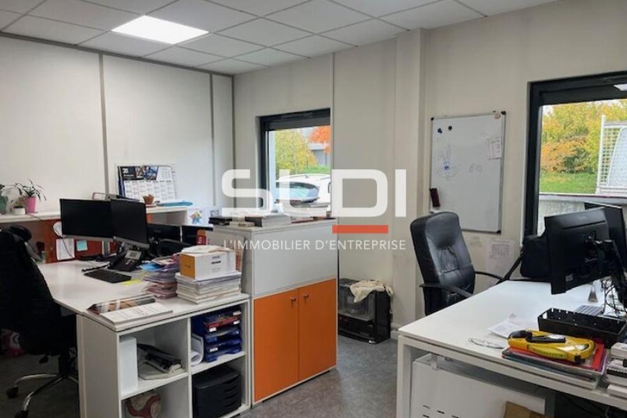 Activités A VENDRE - RILLIEUX LA PAPE - 483 m²