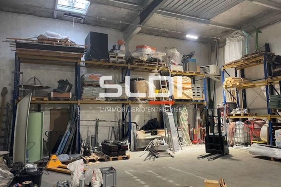 Activités A VENDRE - RILLIEUX LA PAPE - 850 m²