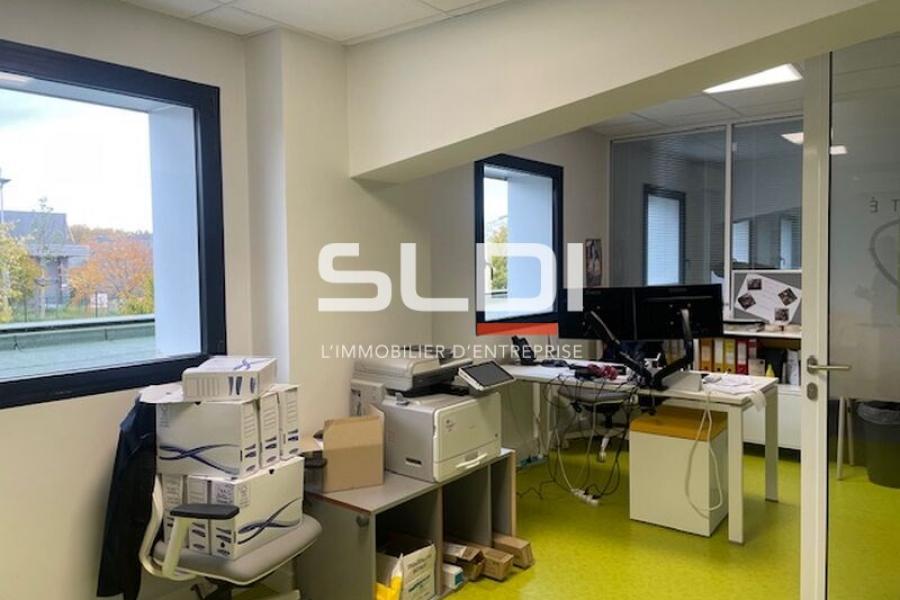 Activités A VENDRE - RILLIEUX LA PAPE - 850 m²