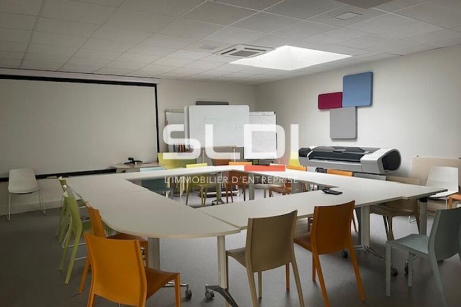 Activités A VENDRE - RILLIEUX LA PAPE - 850 m²