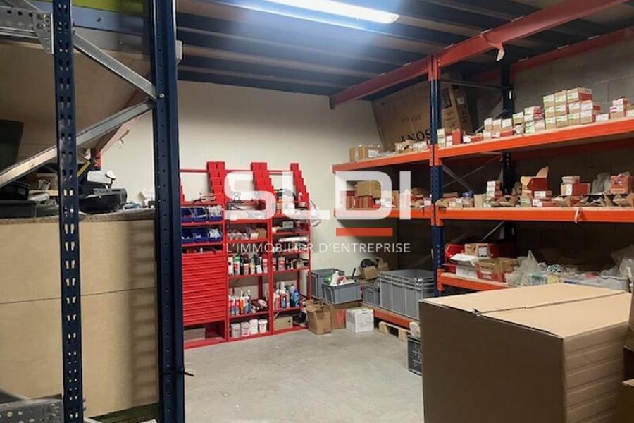 Activités A VENDRE - RILLIEUX LA PAPE - 850 m²