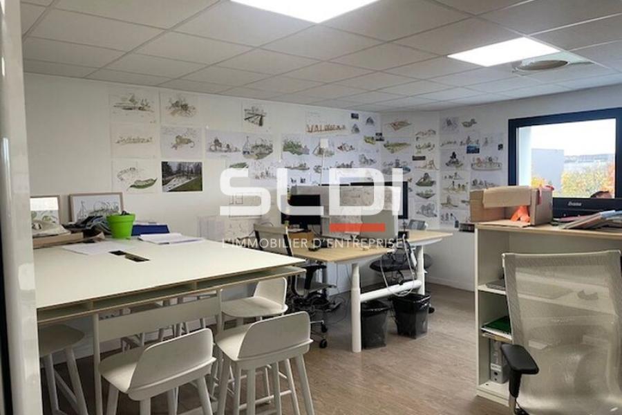 Activités A VENDRE - RILLIEUX LA PAPE - 850 m²