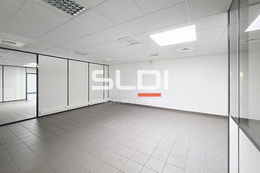 Bureaux A LOUER - SAINT PRIEST - 392 m² Bureaux A LOUER - SAINT PRIEST - 392 m²