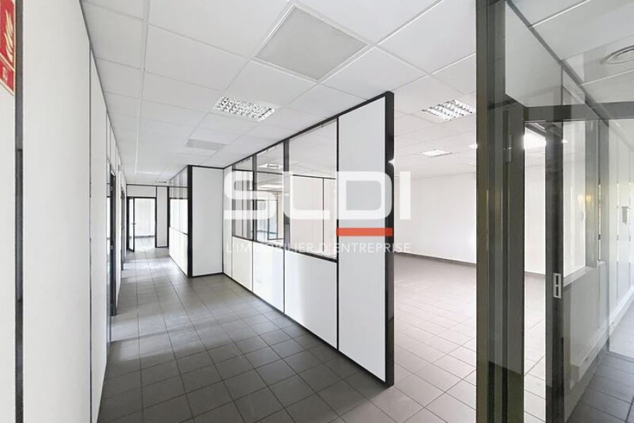 Bureaux A LOUER - SAINT PRIEST - 392 m² Bureaux A LOUER - SAINT PRIEST - 392 m²