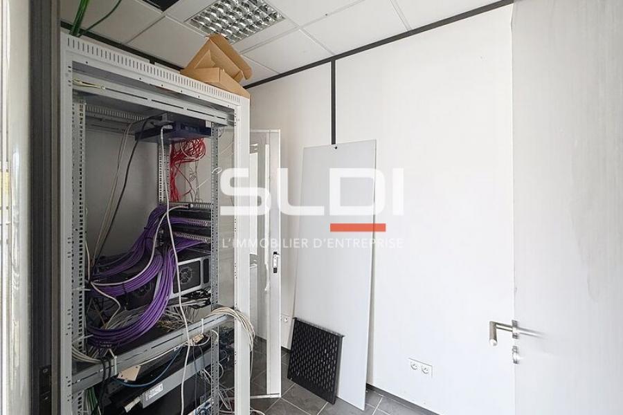 Bureaux A LOUER - SAINT PRIEST - 392 m² Bureaux A LOUER - SAINT PRIEST - 392 m²
