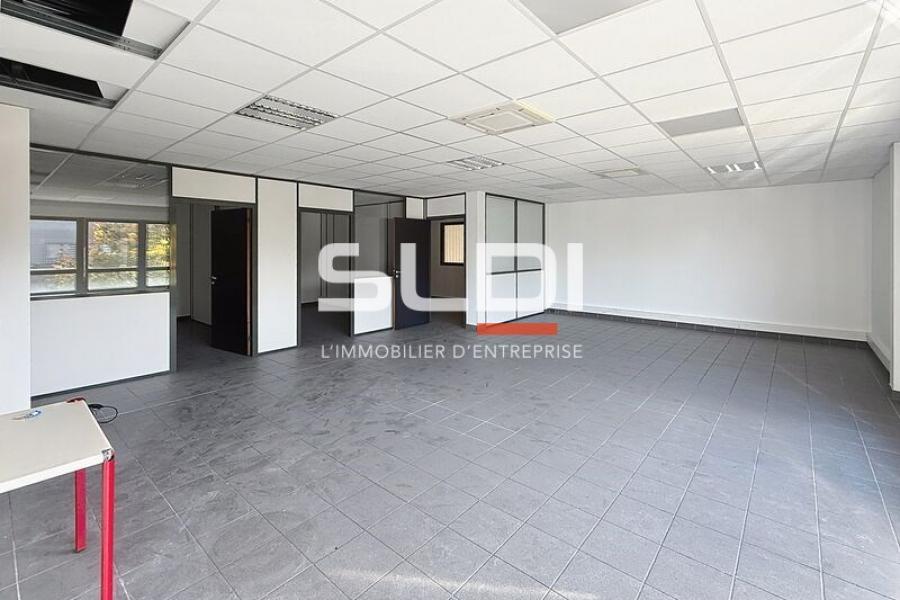 Bureaux A LOUER - SAINT PRIEST - 392 m² Bureaux A LOUER - SAINT PRIEST - 392 m²